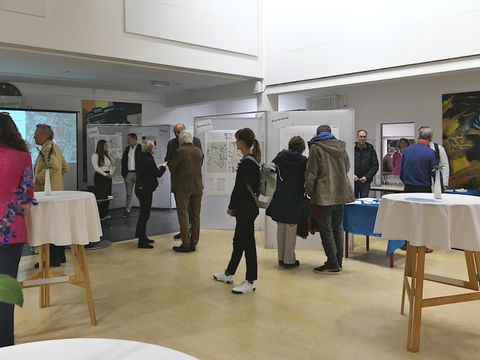 Blick in die Ausstellung zum Begegnungszentrum Westerwaldstraße