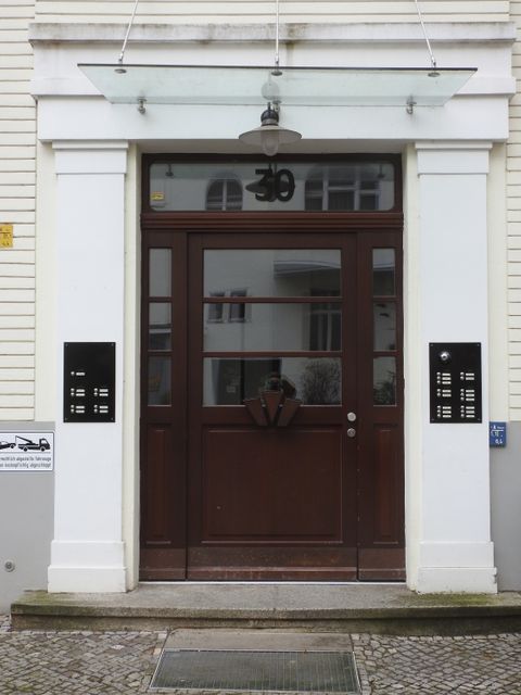 Hauseingang Guentzelstraße 63