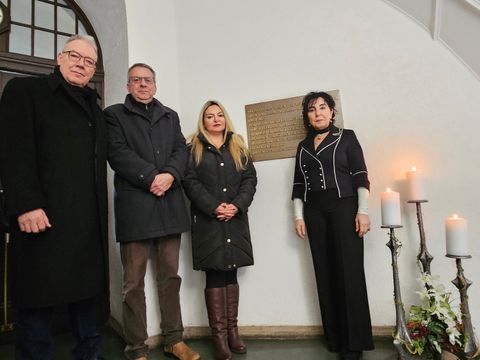 Bildvergrößerung: (v.l.n.r.:) Bezirkstadtrat Harald Muschner, Superintendent Thomas Harms (Kirchenkreis Reinickendorf), Stellvertretende BVV Vorsteherin Sevda Boyraci und Bezirksbürgermeisterin Emine Demirbüken-Wegner