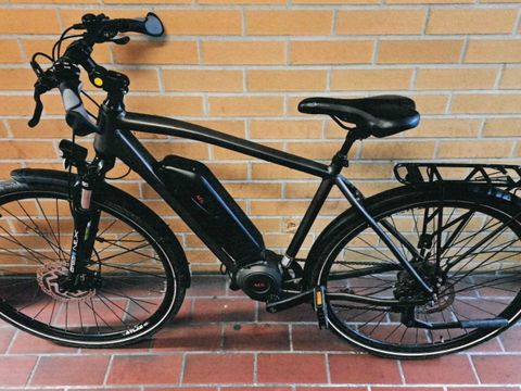 Schwarzes E-Bike