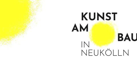 Um einen gelben Preis herum gruppieren sich die Worte "Kunst am Bau in Neukölln", in der linken oberen Ecke findet sich noch mal ein gelber Punkt