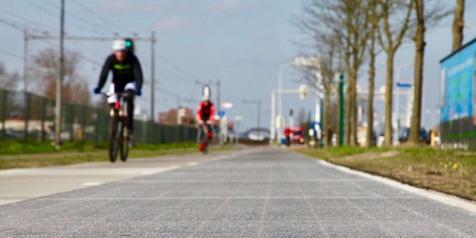 Solarradweg in Krommenie, Niederlande.