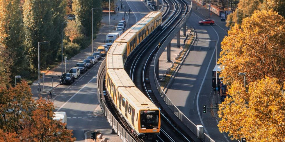 Bild von der Hochbahn im Herbst