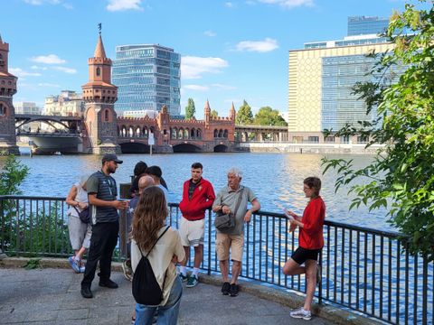 Bildvergrößerung: An der Plaza San Rafael del Sur gibt es neben einem zauberhaften Blick auf die Oberbaumbrücke viele Informationen zur Städtepartnerschaft und Nicaragua