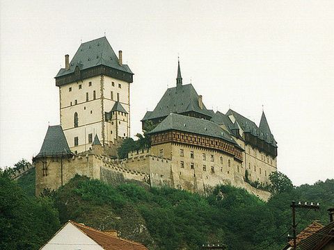 Blick auf die Burg Karlstejn