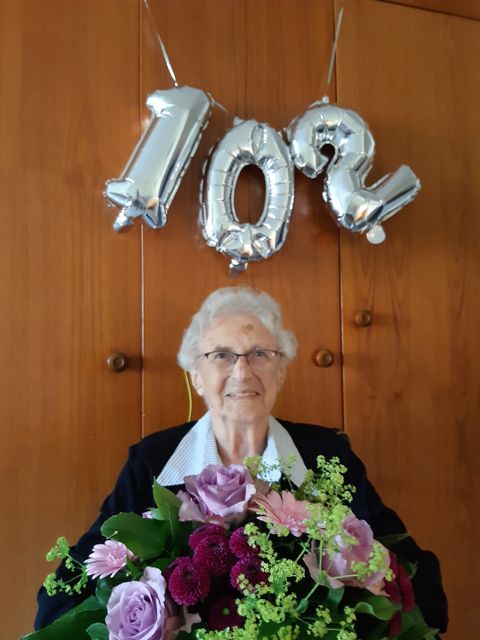 Bildvergrößerung: Gratulation zum 102. Geburtstag von Ursula Fritsch