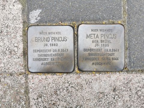 Bildvergrößerung: Stolperstein für das Ehepaar Pincus