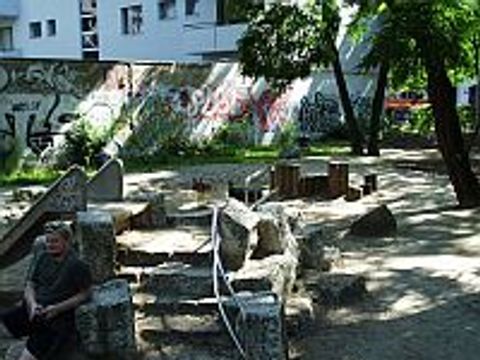 Spielplatz Schlüterstraße / Wielandstraße