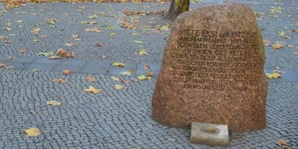 Mete-Eksi-Gedenkstein auf dem Adenauerplatz, Foto: KHMM