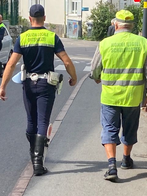 Bildvergrößerung: Schülerlotse (rechts)