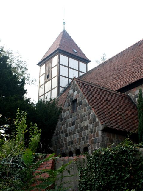 Bildvergrößerung: Die Tempelhofer Dorfkirche am Klarensee