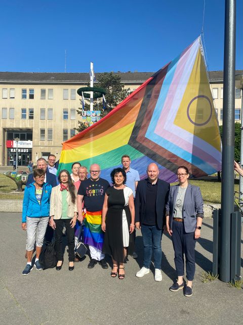 Bildvergrößerung: 1355-progress-pride-flagge.jpg