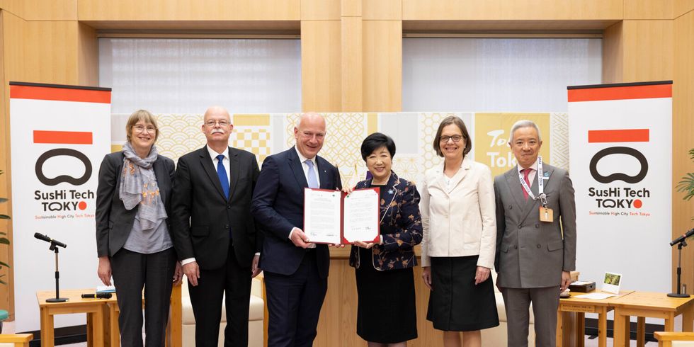 Wegner, Gouverneurin Yuriko Koike und Delegation mit Kommuniqué