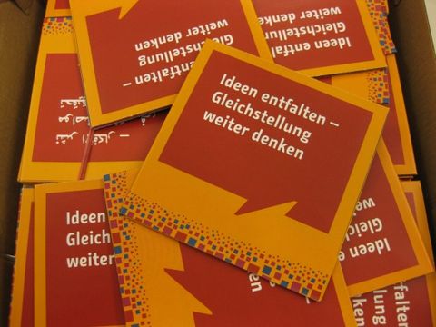 Flyer der Senatsverwaltung für Arbeit, Integration und Frauen zum Thema Gleichstellung