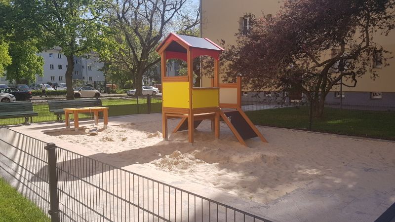 Spielplatz Amendestraße/ Hausotterstraße 1