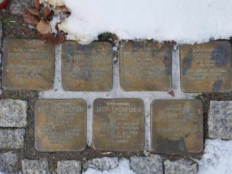 Stolperstein – Fritz, Ruth und Sophie Feldmann, Berta und Rega Lindheimer, Berta Skotzki und Fanny Salm