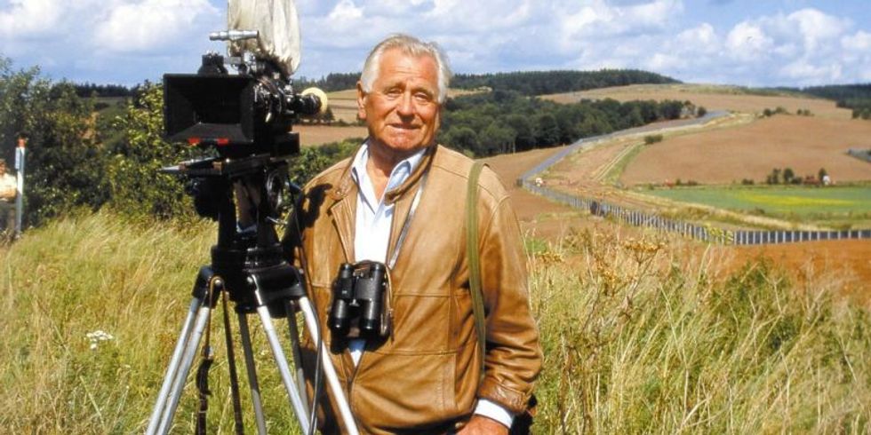 Heinz Sielmann bei Dreharbeiten zu Tiere im Schatten der Grenze