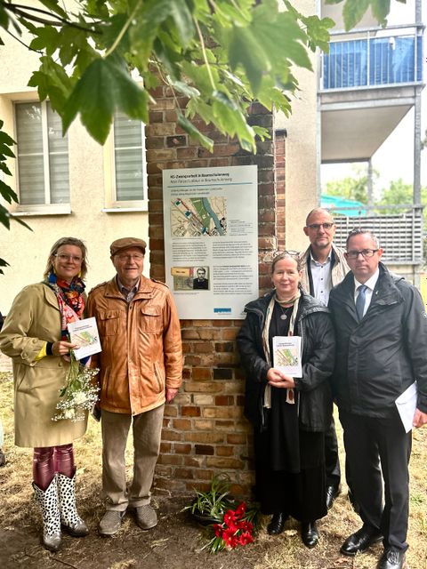 Einweihung Gedenktafel Zwangsarbeit Baumschulenweg