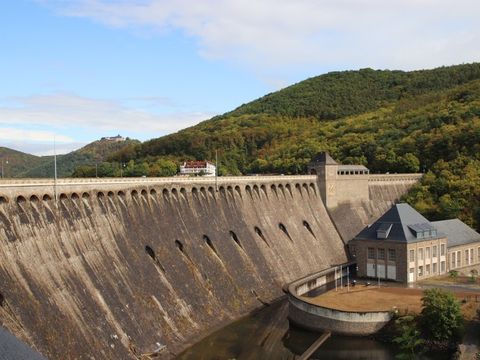 Blick auf die Edersee-Staumauer