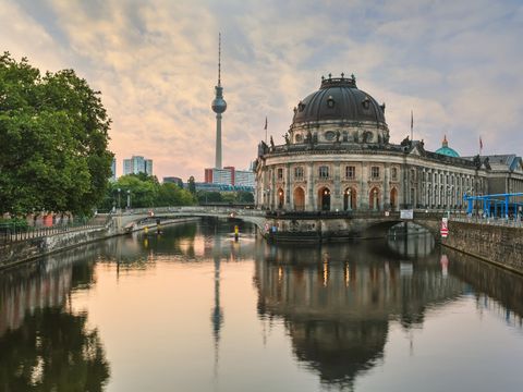  Spree mit Blick zum Bodemuseum