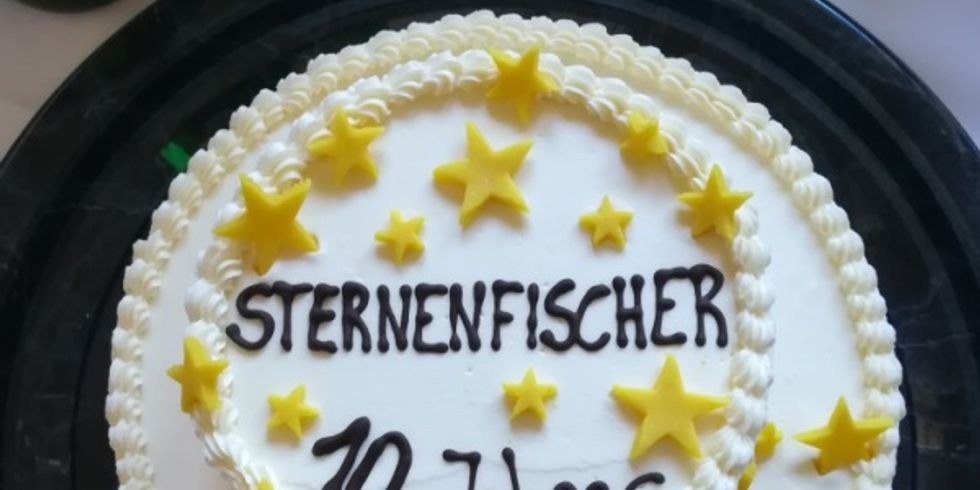 Torte zum 10-jährigen Jubiläum des STERNENFISCHER Freiwilligenzentrums