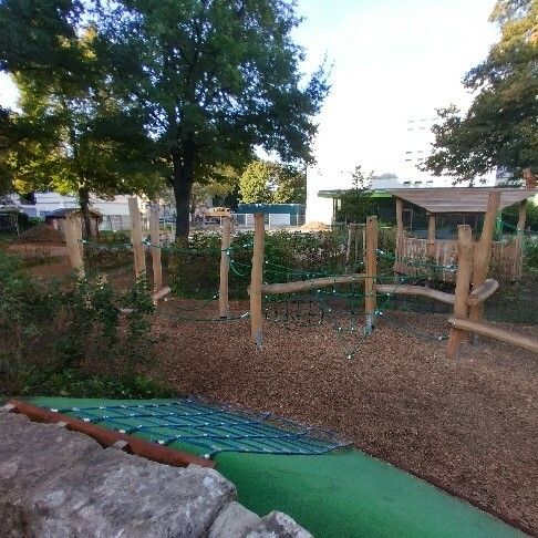 Spielplatz an der Grundschule an der Strauchwiese