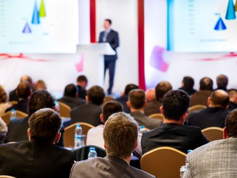 Menschen in einer Konferenz