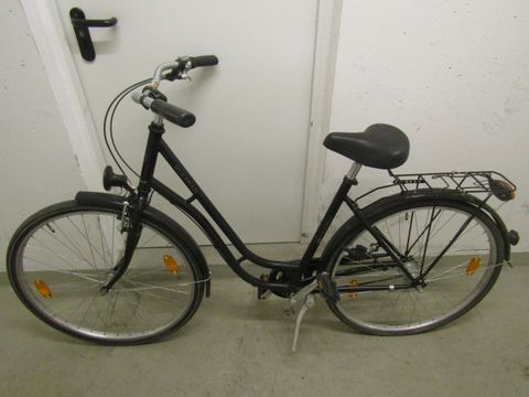 Schwarzes Damenfahrrad