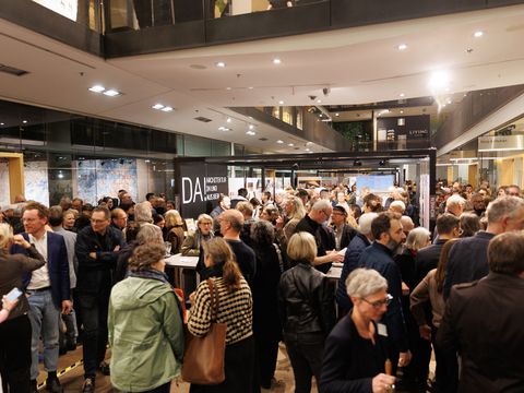 Vernissage mit viel Publikum