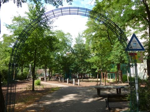 Spielplatz Goethestraße Ecke Sesenheimer Straße, 30.7.2010, Foto: KHMM