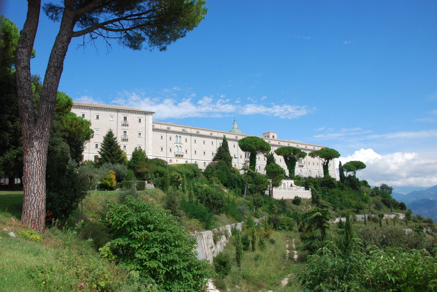 Perle des abendländischen Mönchtums: Benediktinerkloster Montecassino 