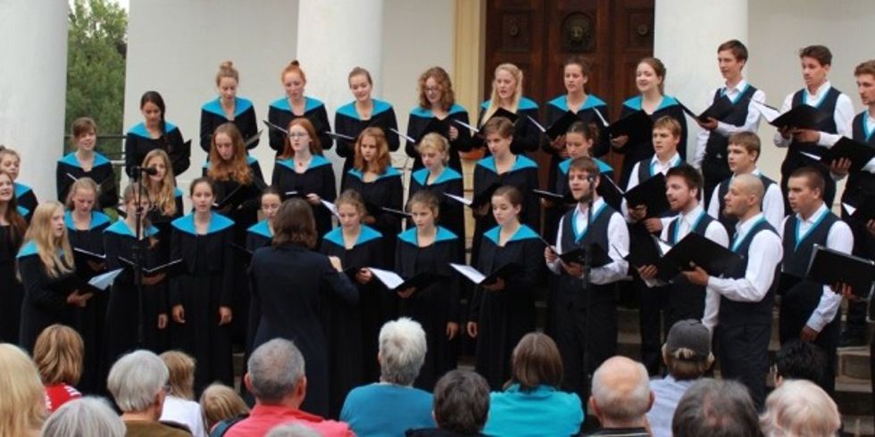 Der Jugendchor der schola cantorum weimar unter Leitung von Cordula Fischer