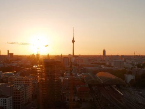 Berlin baut Wohnungen: Euer Zuhause. Unser Auftrag.