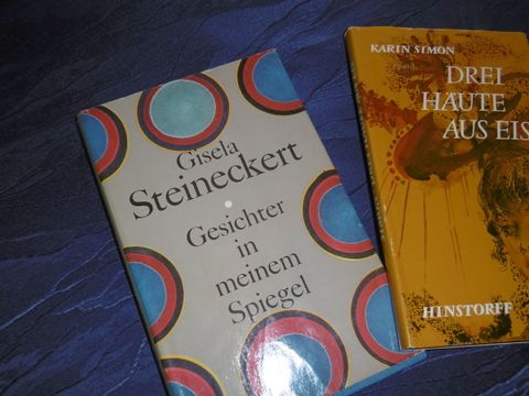 Zwei Bücher