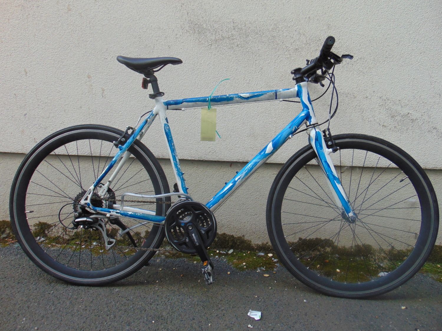 Weißes Herrenfahrrad