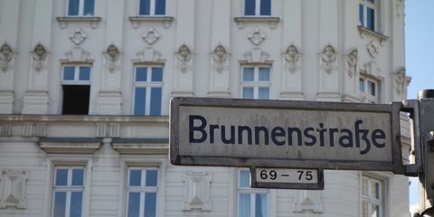 Straßenschild Brunnenstraße