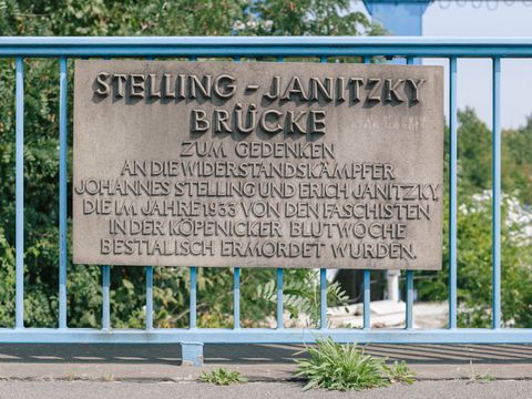 Bildvergrößerung: Gedenktafel - Johannes Stelling und Erich Janitzky