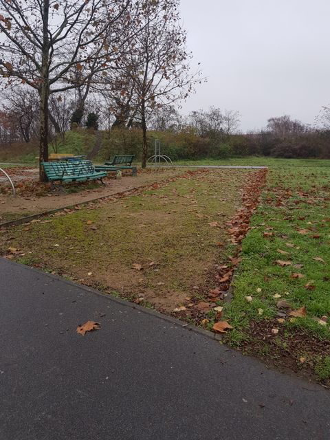 Bildvergrößerung: Bouleplatz Hangkantenpark (Ansicht: vorher)