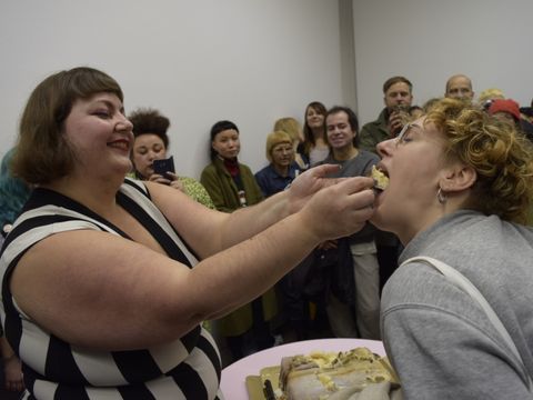 Eröffnung Fat Femme Furious in der Galerie im Turm