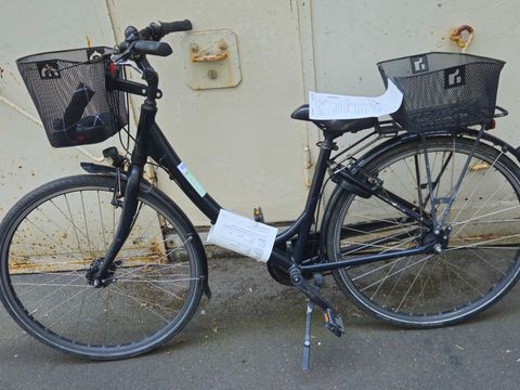 Schwarzes Damenfahrrad