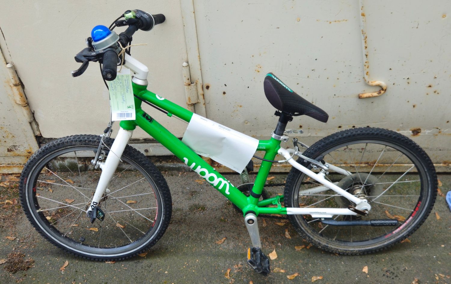 Grünes Kinderfahrrad