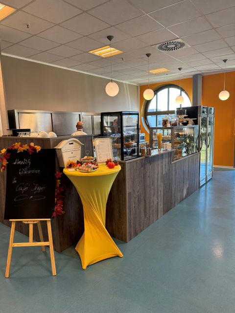 Bildvergrößerung: Neueröffnung des Café Inge in der Ingeborg-Drewitz-Bibliothek