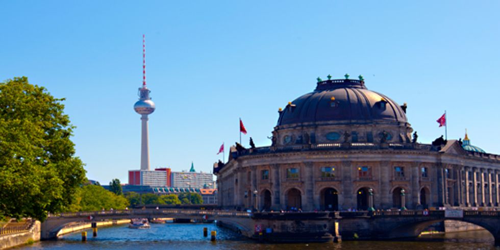 buehne Das Bodemuseum auf der Museumsinsel in Berlin