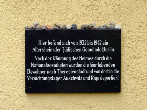 Bildvergrößerung: Gedenktafel - Altersheim der jüdischen Gemeinde Berlin 1932-1942