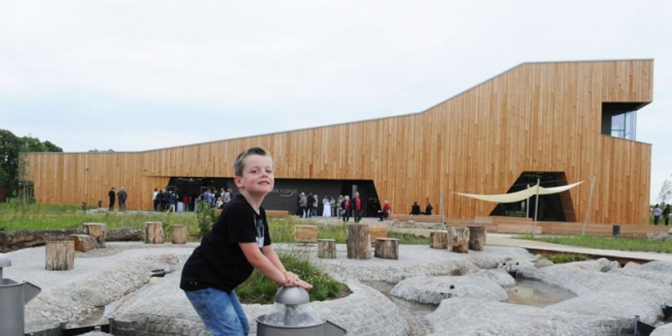 Interaktive Spiel- und Flusslandschaft vor dem "Haus der Flüsse"