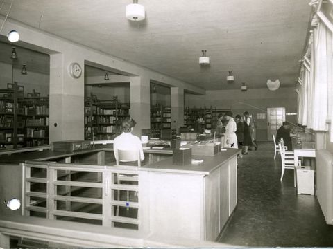 Stadtteilbibliothek Neuwestend alt