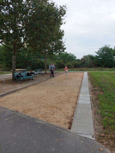 Bildvergrößerung: Bouleplatz Hangkantenpark (Ansicht: nachher)