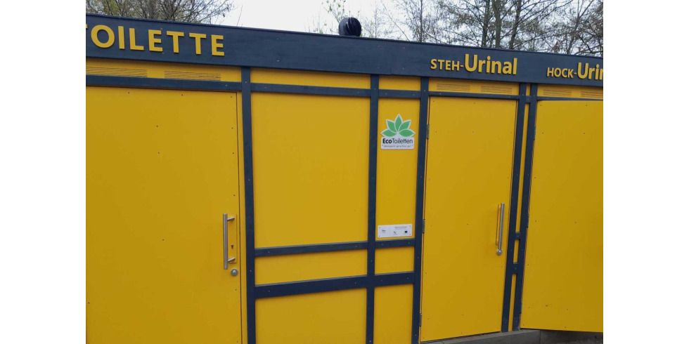 2023-04-20-pm-oekotoilette-im-fennpfuhlpark1-ba-lichtenberg.jpg