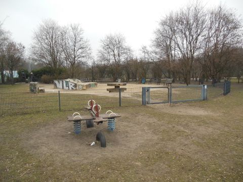 Görlitzer Park Spielplatz am Rodelhügel