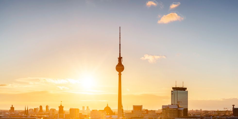 Blick über Berlin bei starker Sonnenstrahlung 